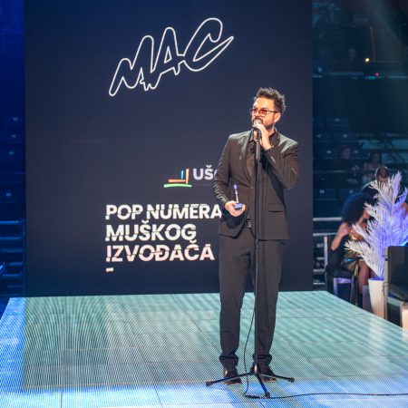 Petar Grašo - Pop numera muškog izvođača